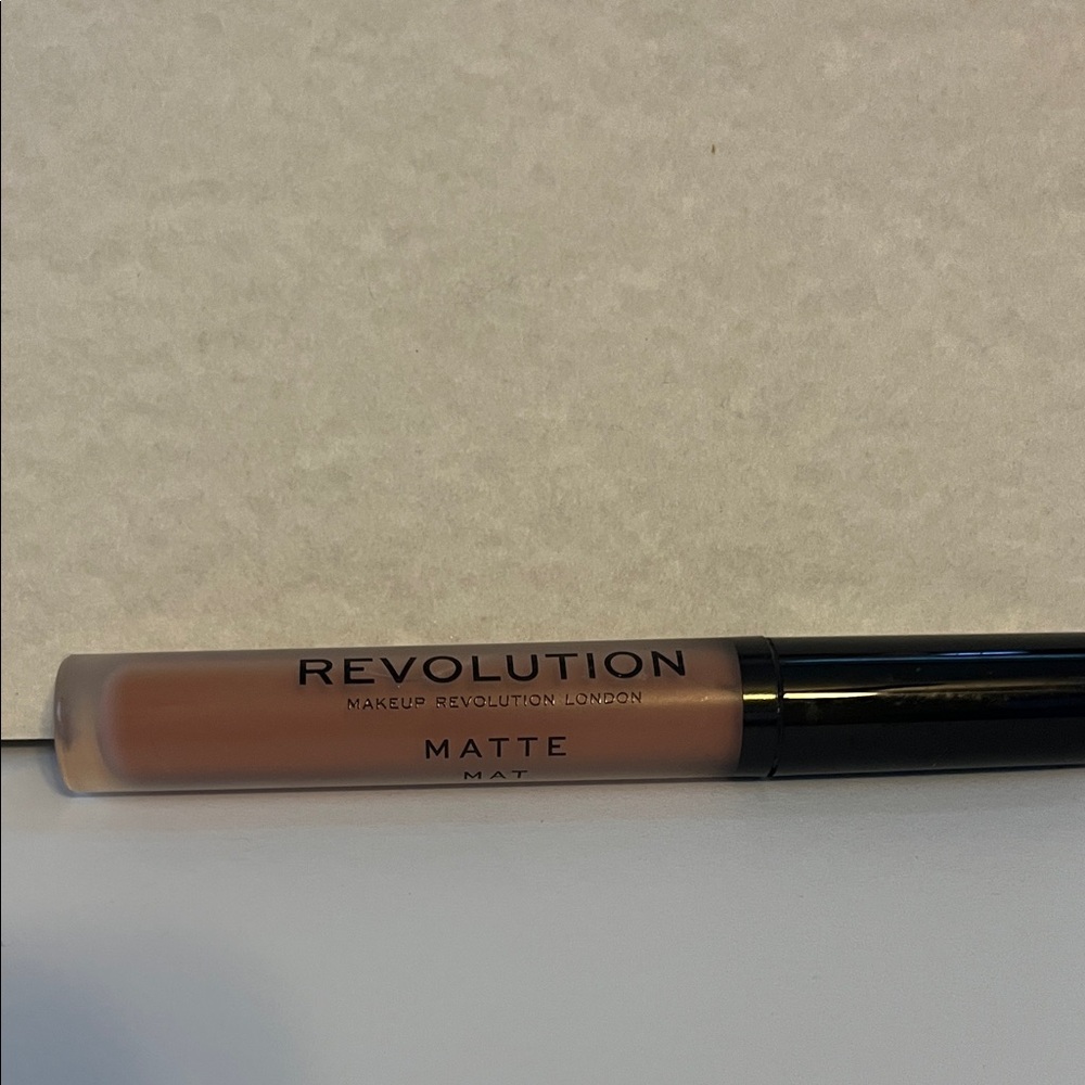 Revolution Matte Lipstick - Head-turner #121